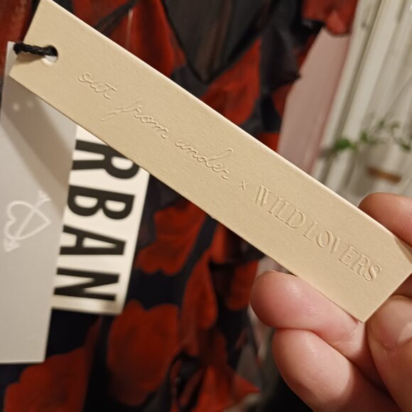 Urban Outfitter- Wild Lovers x Out from Under Honey Floral Mini - Picture 3 of 3